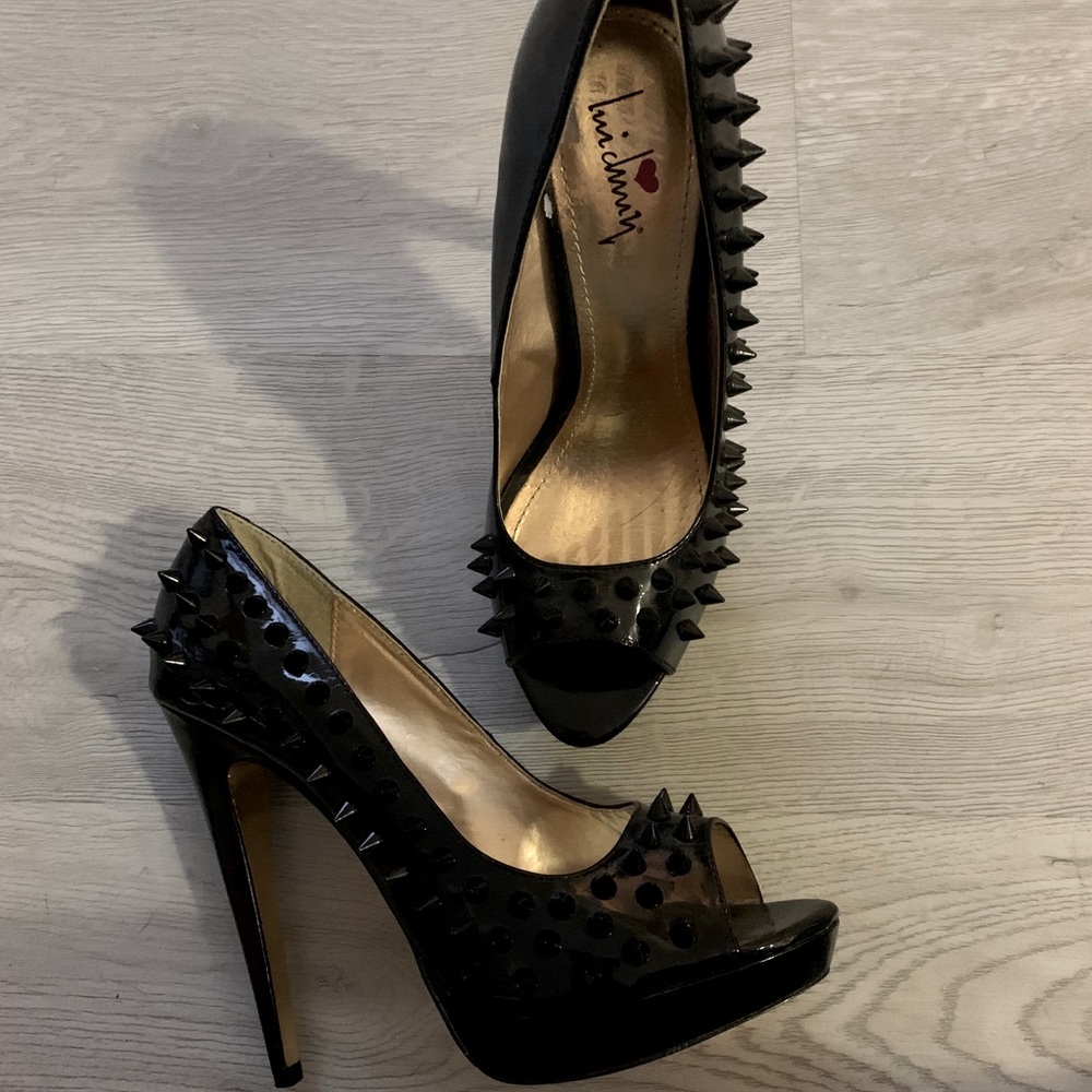 Luichiny 5” heels, patent leather, peep toe, spike
